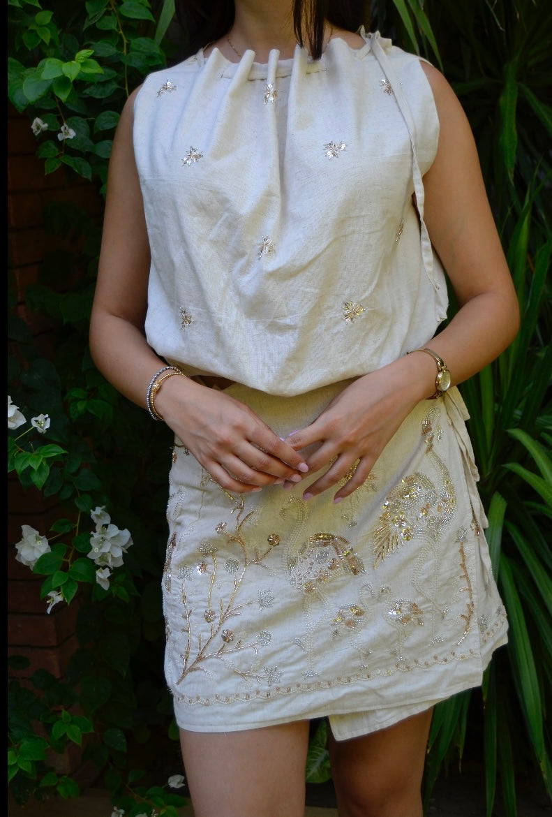 Tie Embroiderd blouse