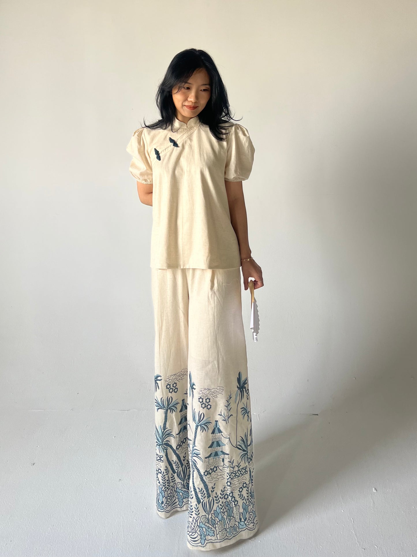 Chinoiserie navy Puffed sleeves blouse