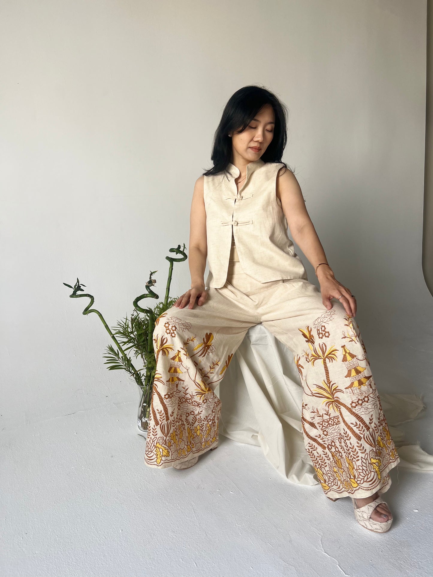 Chinese knots Mandarin collar split vest