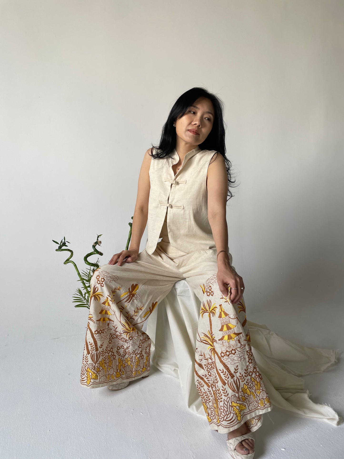 Chinese knots Mandarin collar split vest