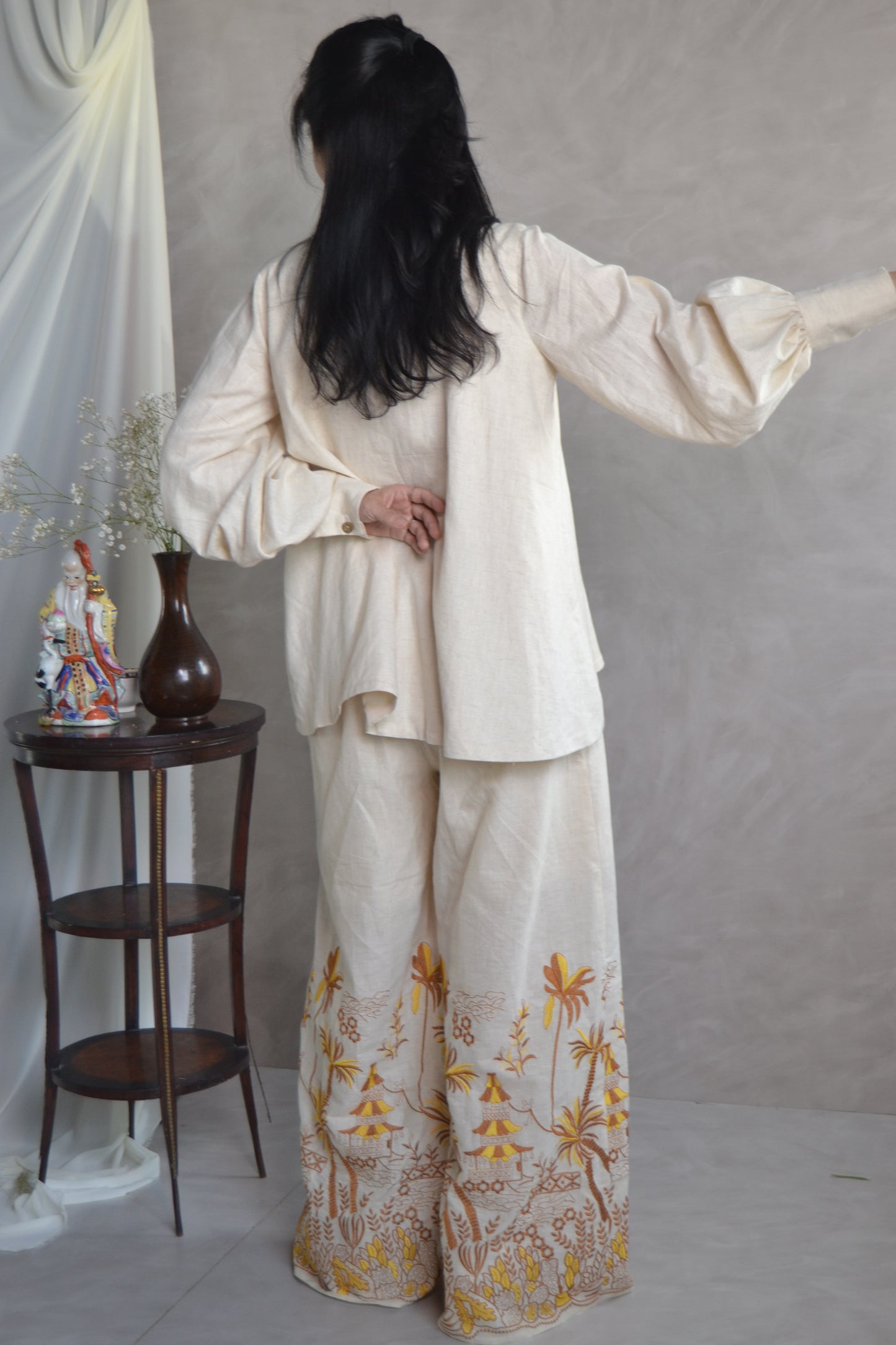 Lotus Ballon sleeves blouse