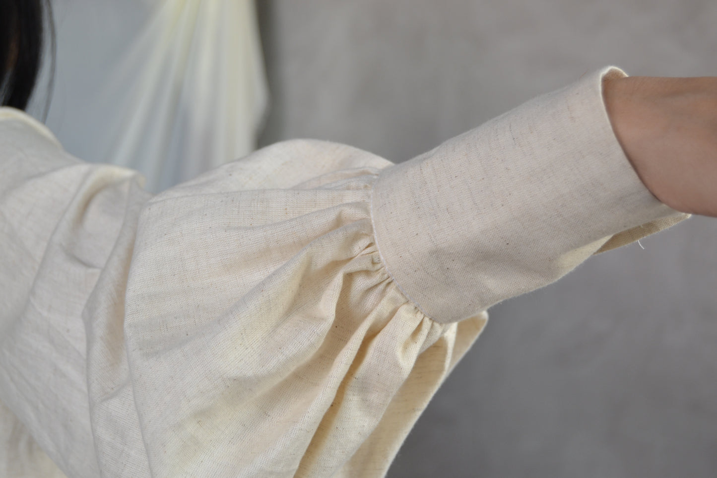 Lotus Ballon sleeves blouse