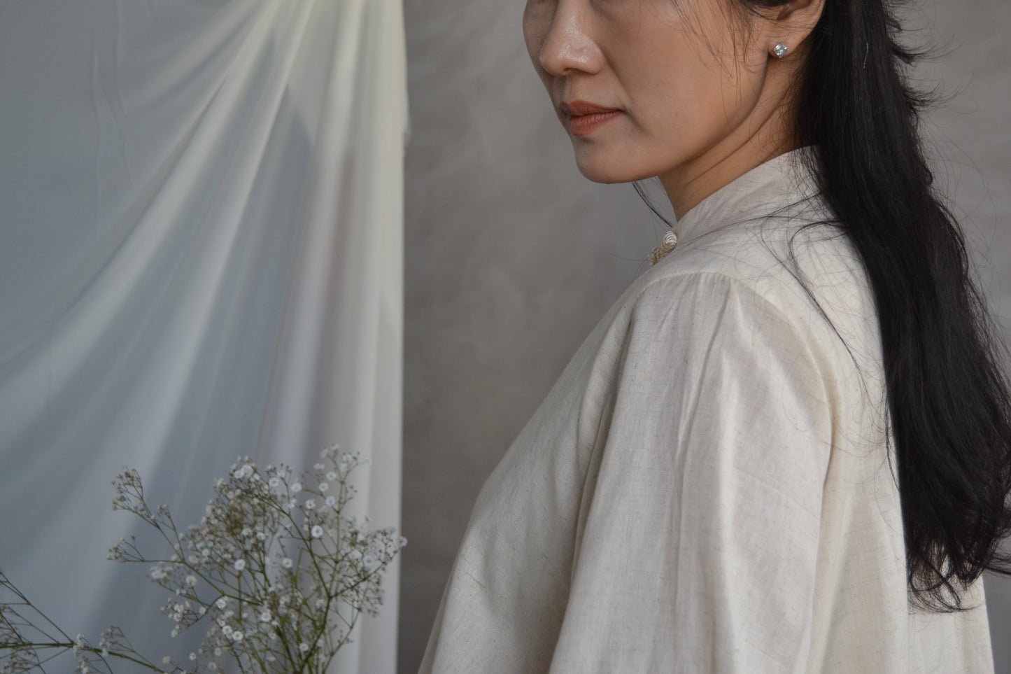 Lotus Ballon sleeves blouse